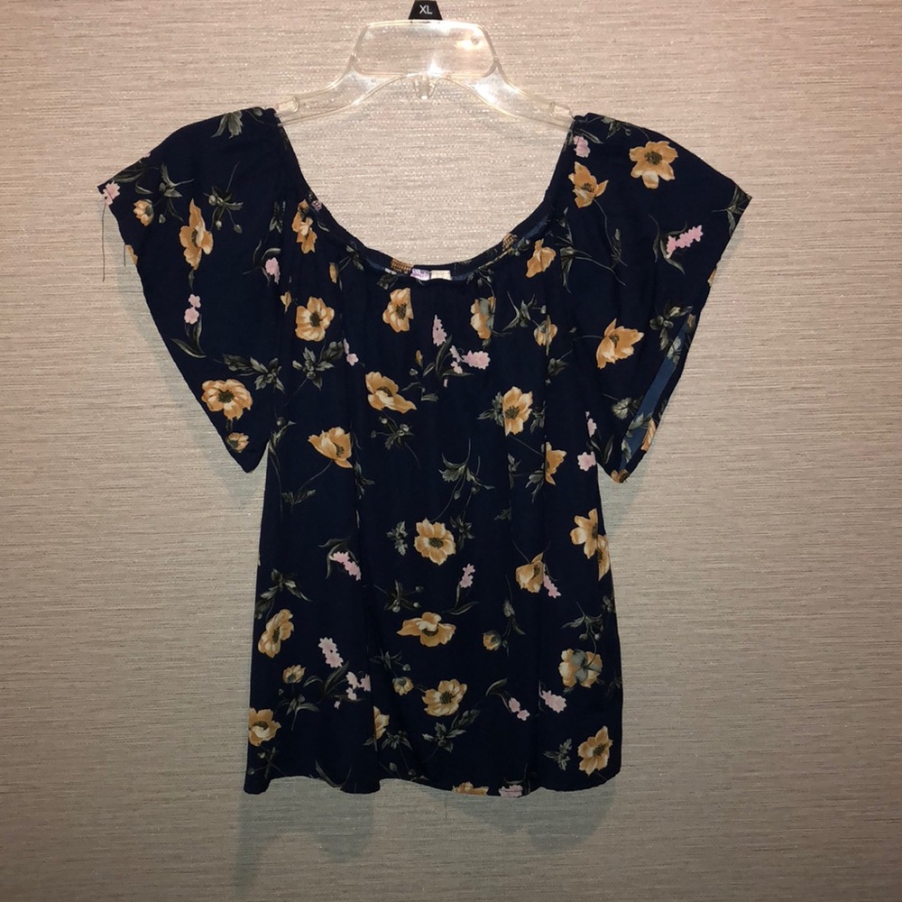 Off the shoulder Francesca’s top